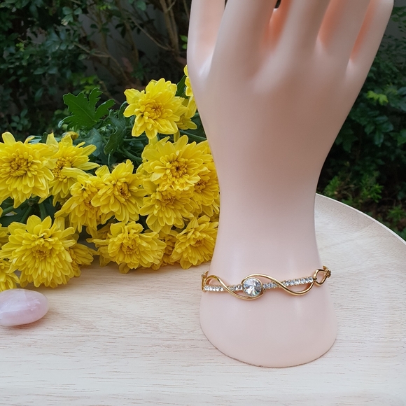 Gold Swarovski Crystal Bracelet - Picture 2 of 9